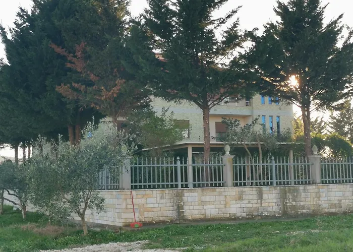Albanian Apollonia Appartamento Fier